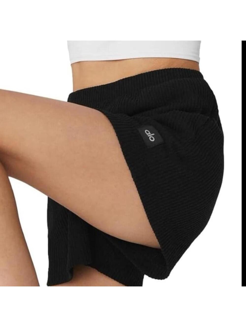 Alo Yoga Women's Muse Short size S